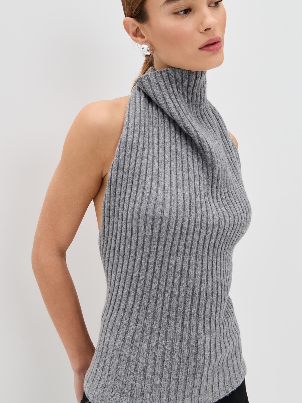 Victoria Beckham Ribbed Sleeveless Turtleneck Sweater